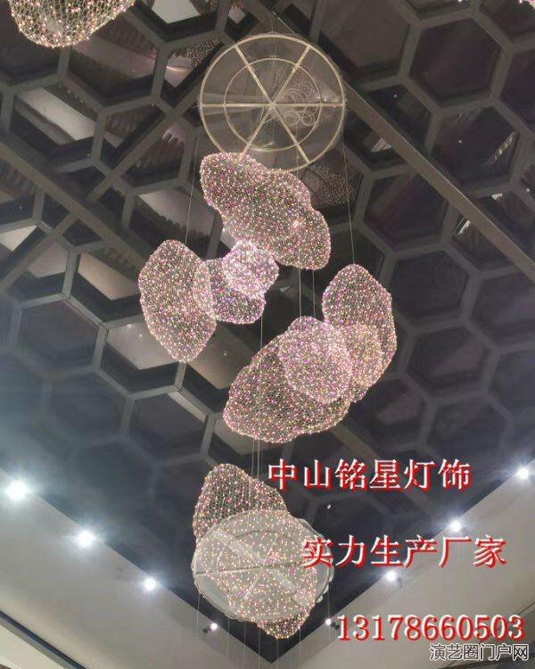 大型商场中空吊饰美陈布置定制厂家铭星专业灯光设计工